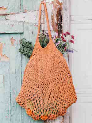 Expandable Crochet Shopping Bag Pattern by Make And Do Crew