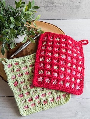 Stained Glass Wash Cloth Crochet Pattern by Nicole Riley
