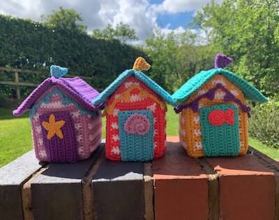 Beach Huts Crochet Pattern by Lau Loves Crochet