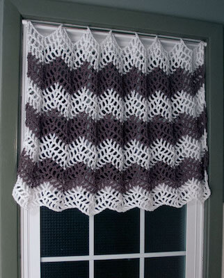 Big Bold Chevron Crochet Curtain Valance Pattern by Moogly Blog