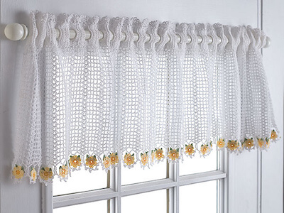 Crochet Daisy Valance Pattern by Diane Stone