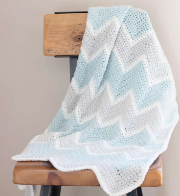 Simple Baby Blanket Chevron Crochet Pattern by EasyCrochetcom