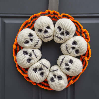 Circle Of Skulls Wreath Crochet Pattern by Red Heart