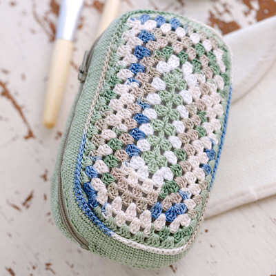 Free Crochet Makeup Bag Pattern by Yarnspirations