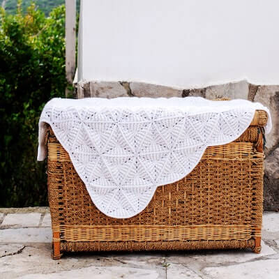 White Lily Blanket Crochet Pattern by Ravliki Ravliki