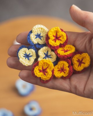 Crochet Pansies Pattern by Mufficorn