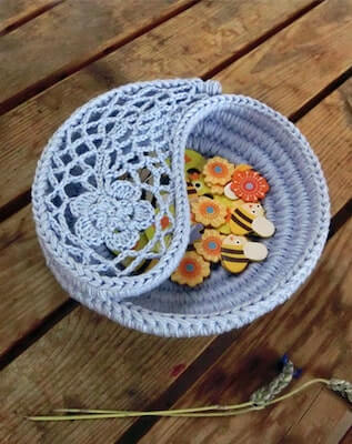 Yin Yang Jewelry Bowl Crochet Pattern by Goolgool