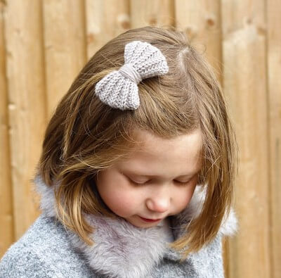 Free Crochet Hair Bow Pattern by Truly Crochet