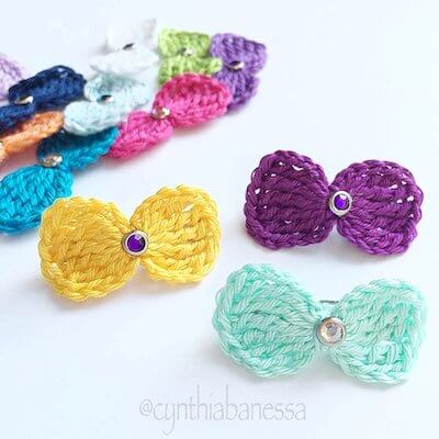 Simple Crochet Hair Bows Pattern by Cynthia Banessa