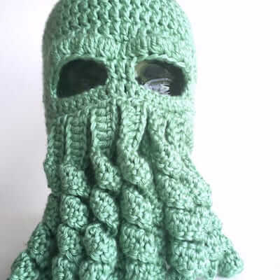 Cthulhu Hat Crochet Pattern by Level Up Nerd Apparel