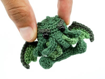 Mini Cthulhu Crochet Pattern by Supergurumi Shop