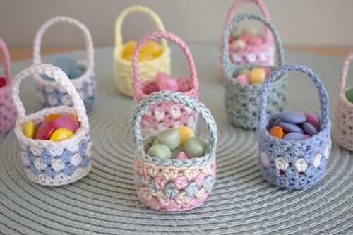  Mini Easter Basket Crochet Pattern by Annie's Granny