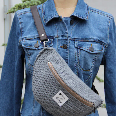 Crochet Crossbody Belt Bag Pattern by Hobbii