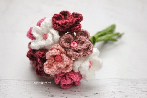 Crochet Flower Bouquet by Repeat Crafter Me