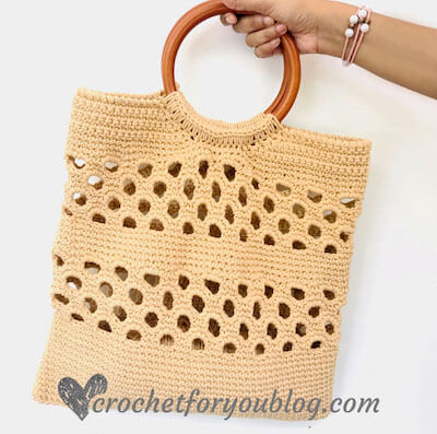 12. Honeycomb Trellis Modern Crochet Tote Bag
