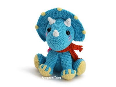 Free Amigurumi Triceratops Crochet Pattern by Amigurumi Today