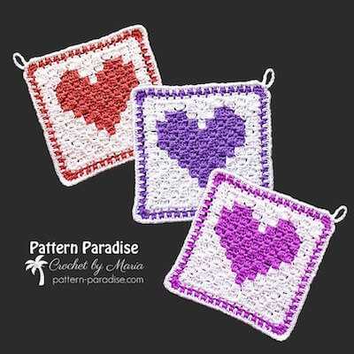 Free C2C Crochet Heart Washcloth Pattern by Pattern Paradise