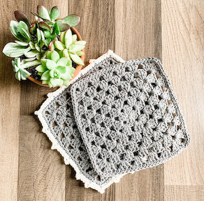 Granny Square Crochet Washcloth Pattern by Crochet Rochelle