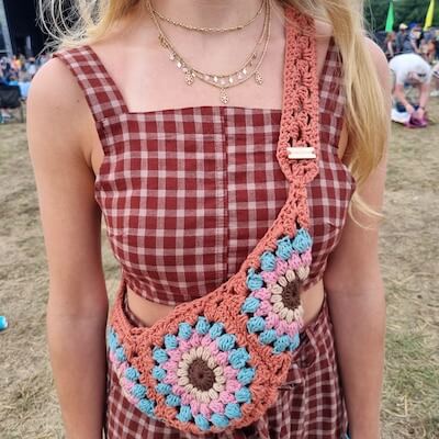 Granny Square Bags - Free Crochet Pattern Round Up - The Purple Poncho