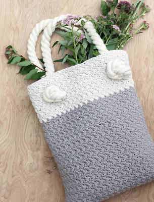 Modern Free Crochet Bag Pattern by Make & Do Crew