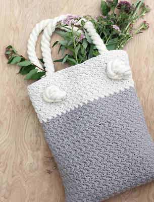 Simple Crochet Gingham Tote Bag - Free Pattern + Video Tutorial - Hayhay  Crochet