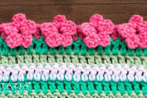 Crochet Flower Border Edging Pattern by Naztazia