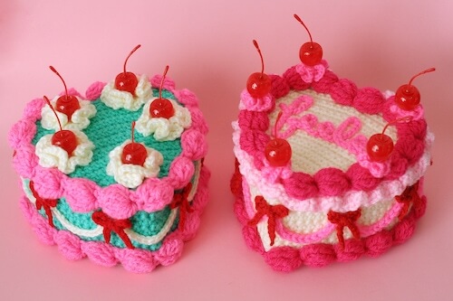 Crochet Heart-Shaped Cake Pattern by Twinkie Chan