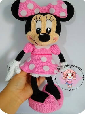 Crochet Minnie Mouse Pattern by Zombiegurumi Tienda