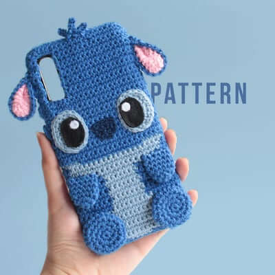 Crochet Stitch Phone Case Pattern by Medaami Patterns