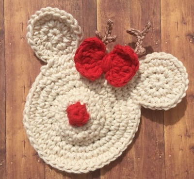 Christmas Ornaments Free Crochet Minnie Mouse Pattern by Easy On The Tongue