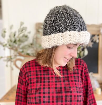 Two Toned Crochet Ribbed Beanie Pattern by E'Claire Makery