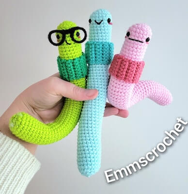 Crochet Worms Pattern by Emms Crochet Shop
