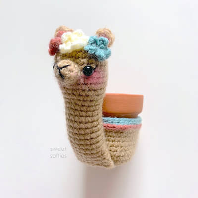 free amigurumi alpaca planter crochet pattern
