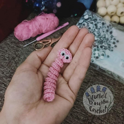 Free Worry Worm Crochet Pattern by Jay Robertson