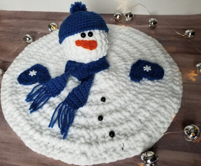 Crochet Melting Snowman Pattern by Highland Hickory Dsgns