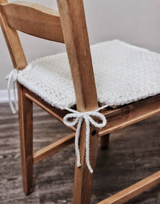 Chair Cushion Crochet Pattern by Darling Jadore