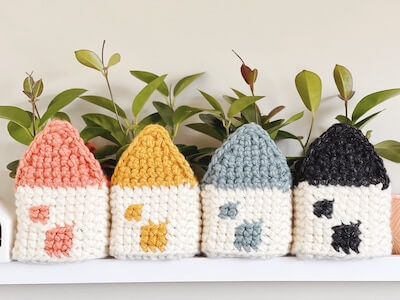 Cozy Cottage Crochet Planter Pattern by February Sky Designs