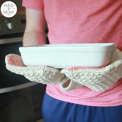 Double Crochet Oven Gloves Pattern by Sarah Ruane