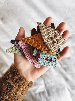 Crochet House Applique Pattern by Logii