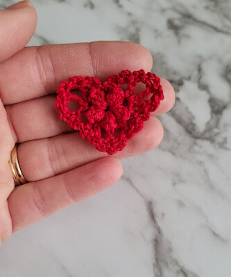 Little Lacy Crochet Heart Applique Free Pattern by Jennifer E. Ryan