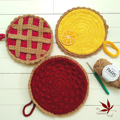 Crochet Pie Oven Mitts Pattern by Melanie Garnet