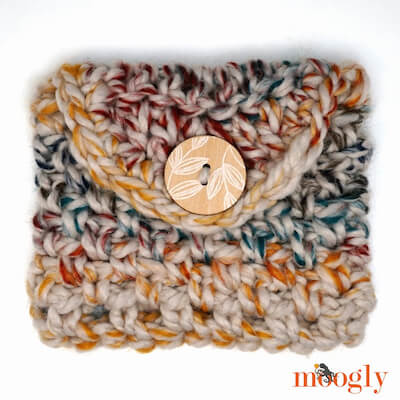 Crochet Speedy Button Pouch Pattern by Moogly