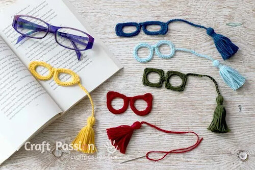 Eyeglasses Applique Free Crochet Pattern by Craft Passion