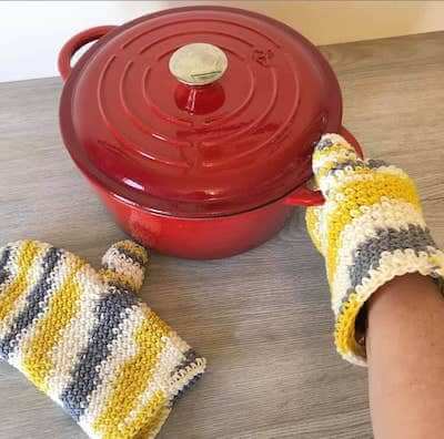 The Best Oven Mitts Crochet Pattern by Fat Lady Crochet