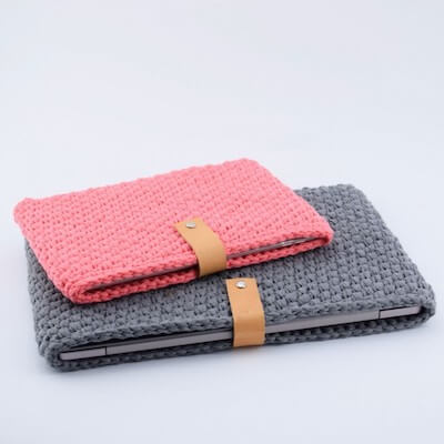 Crocheted iPad Sleeve by Hobbii