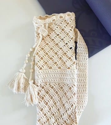 Ocean's Breath Yoga Bag Crochet Pattern by Crafting 4 Weeks