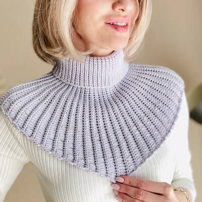 Crochet Perfect Neck Warmer Pattern by Miss Kochkina
