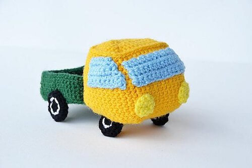 Crochet Pickup Truck Pattern by Joyce Overheul