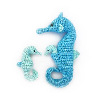 Crochet Seahorse Family Pattern by Yuki Yarn Designs