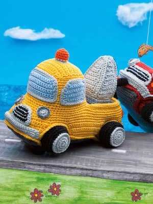 Crochet Tow Truck Pattern by Amigurumisnl